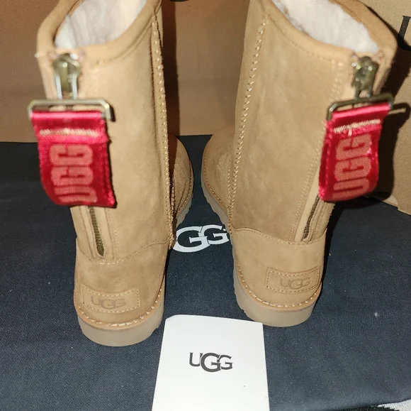 Ugg boots - Picture 3 of 10